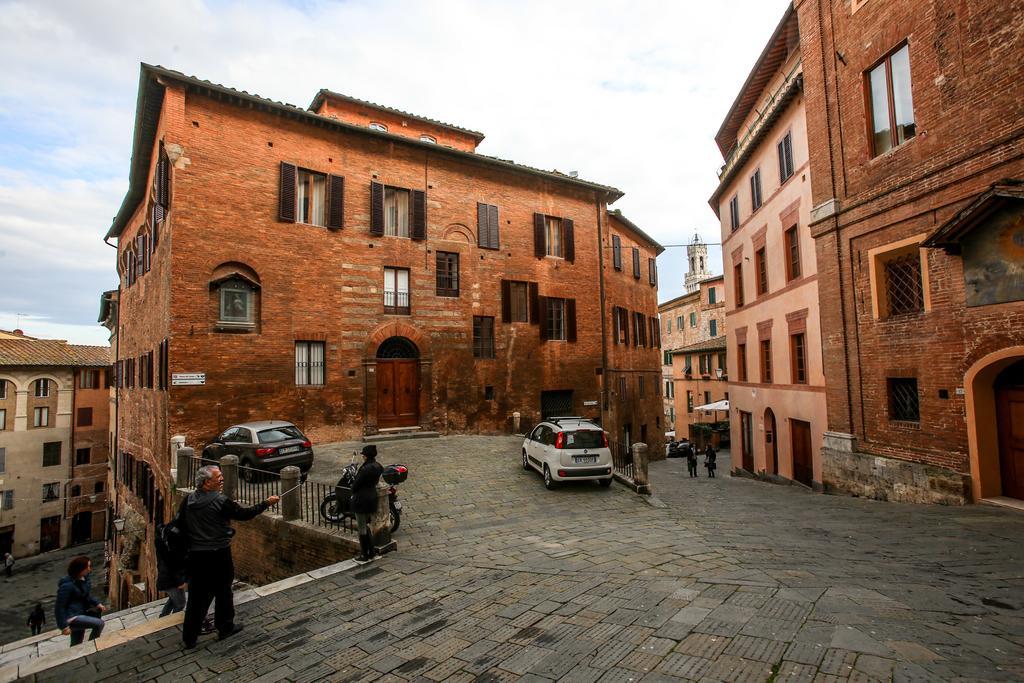 Palazzo Del Magnifico B&B Сиена Экстерьер фото